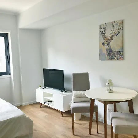 Modern In Arroios Апартаменты *